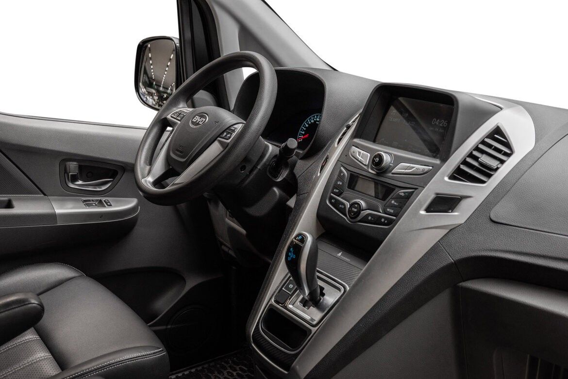BYD T3