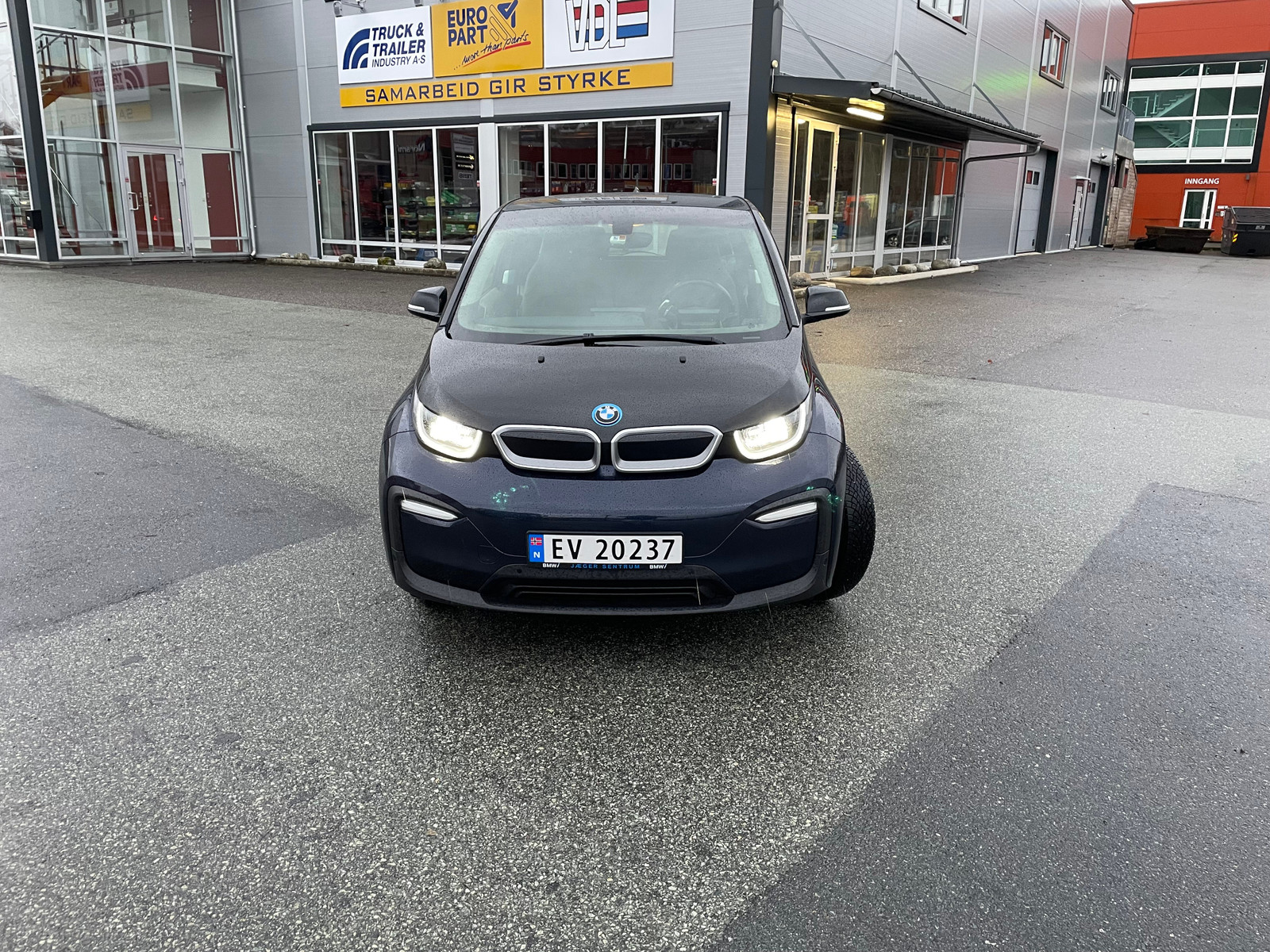 BMW i3