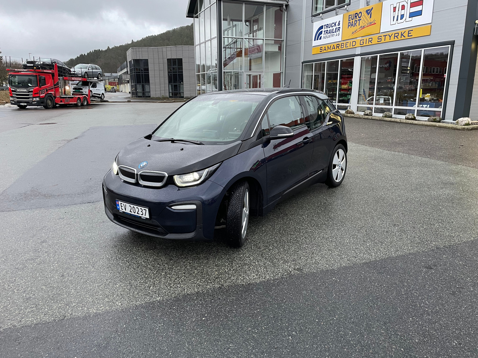 BMW i3