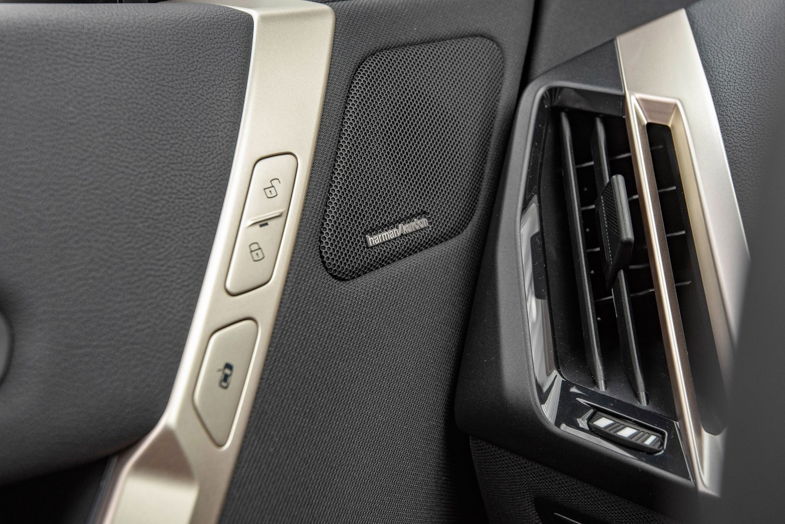 BMW iX xDrive 40