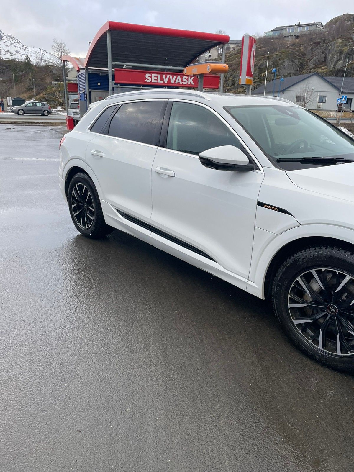 Audi e-tron