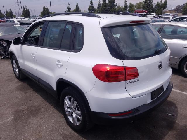 Volkswagen Tiguan S 2015