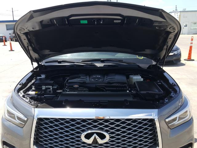 Infiniti QX80 Luxe 2019
