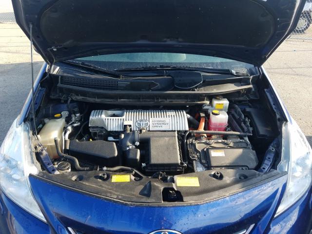 Toyota Prius V 2013