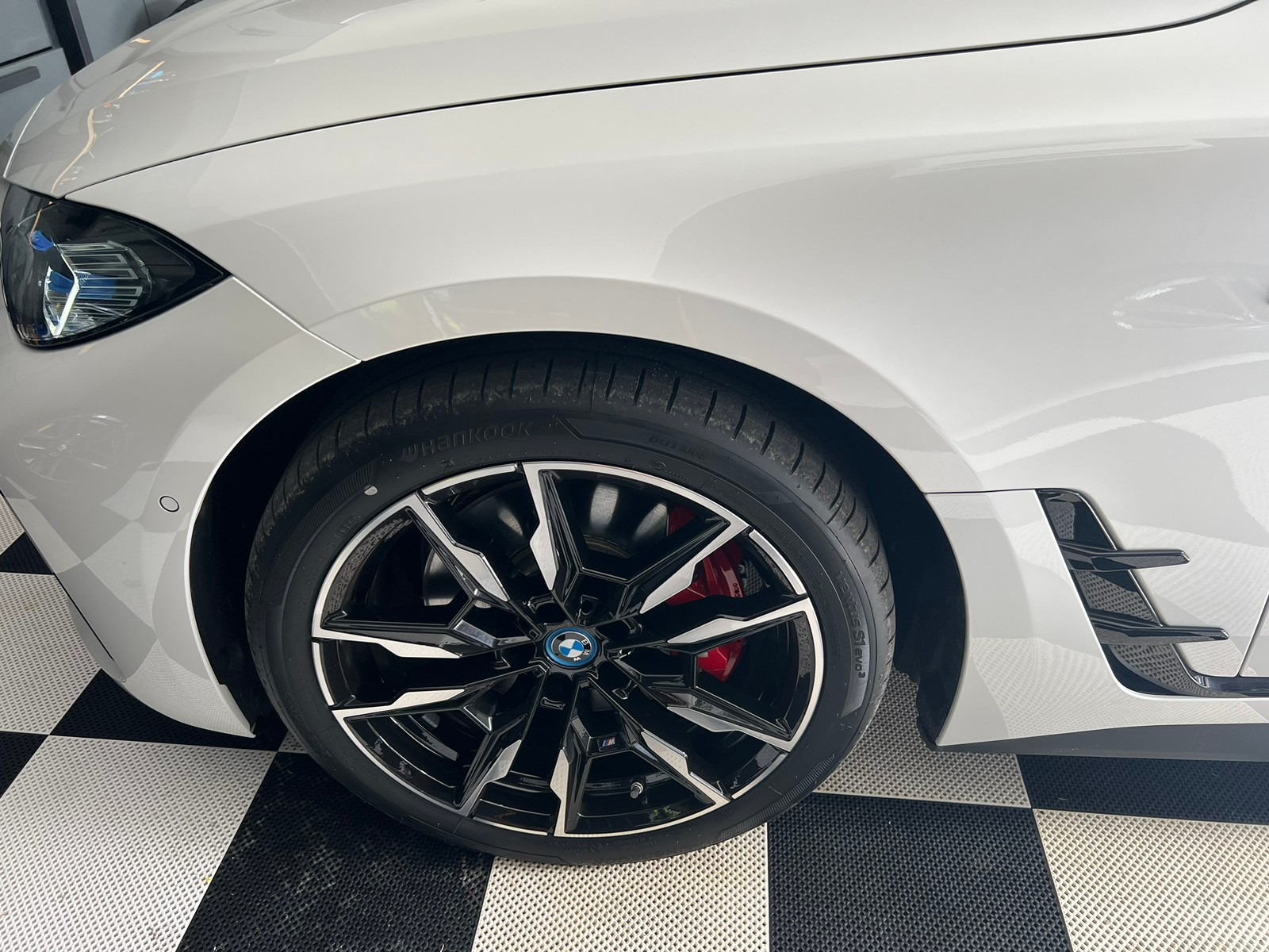 BMW i4 M50