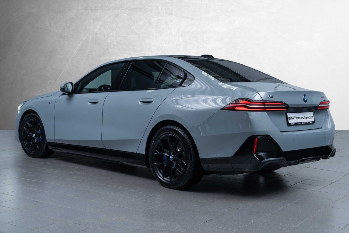 BMW i5