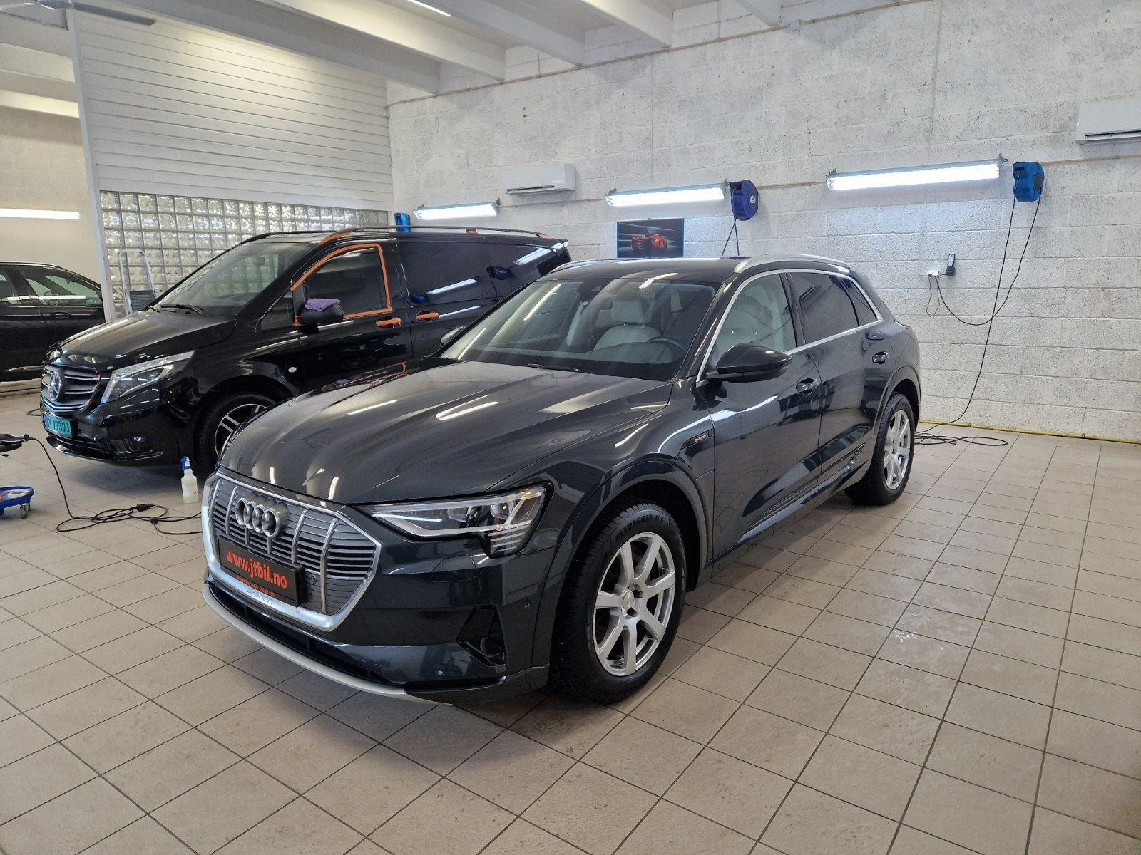 Audi e-tron