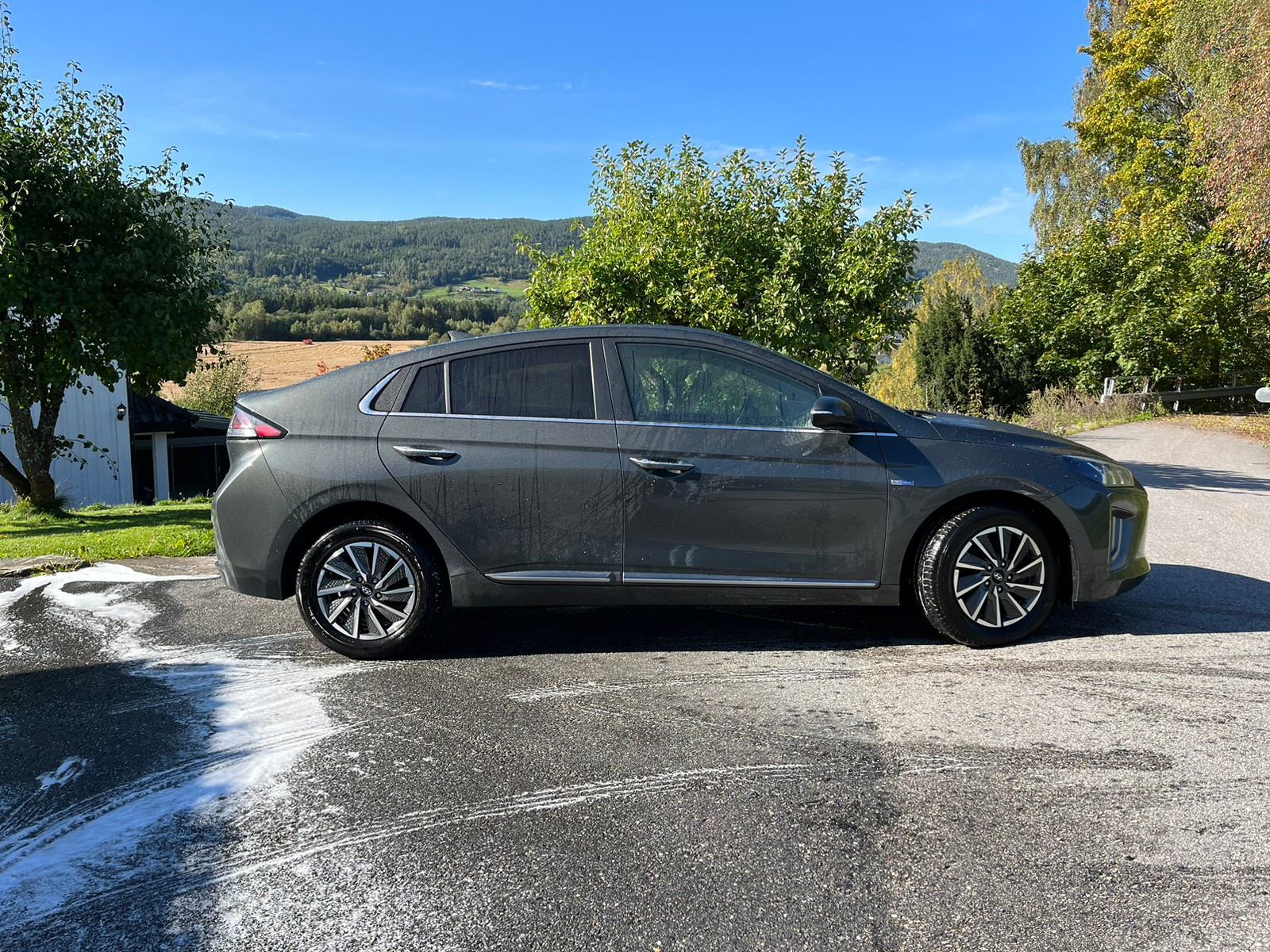 Hyundai IONIQ