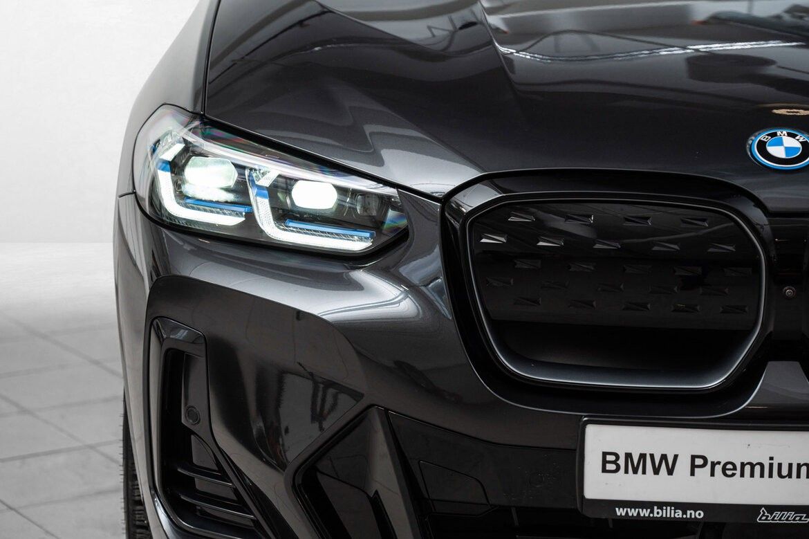 BMW iX3