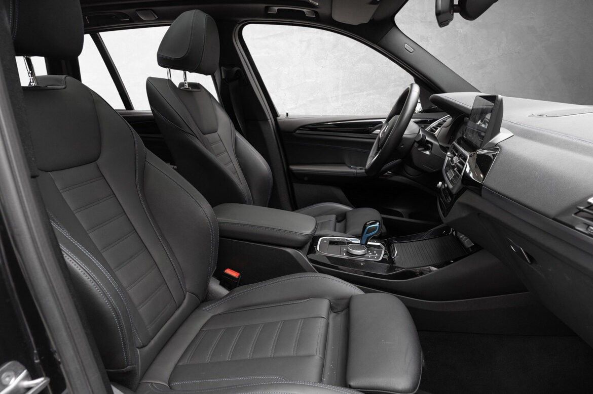 BMW iX3