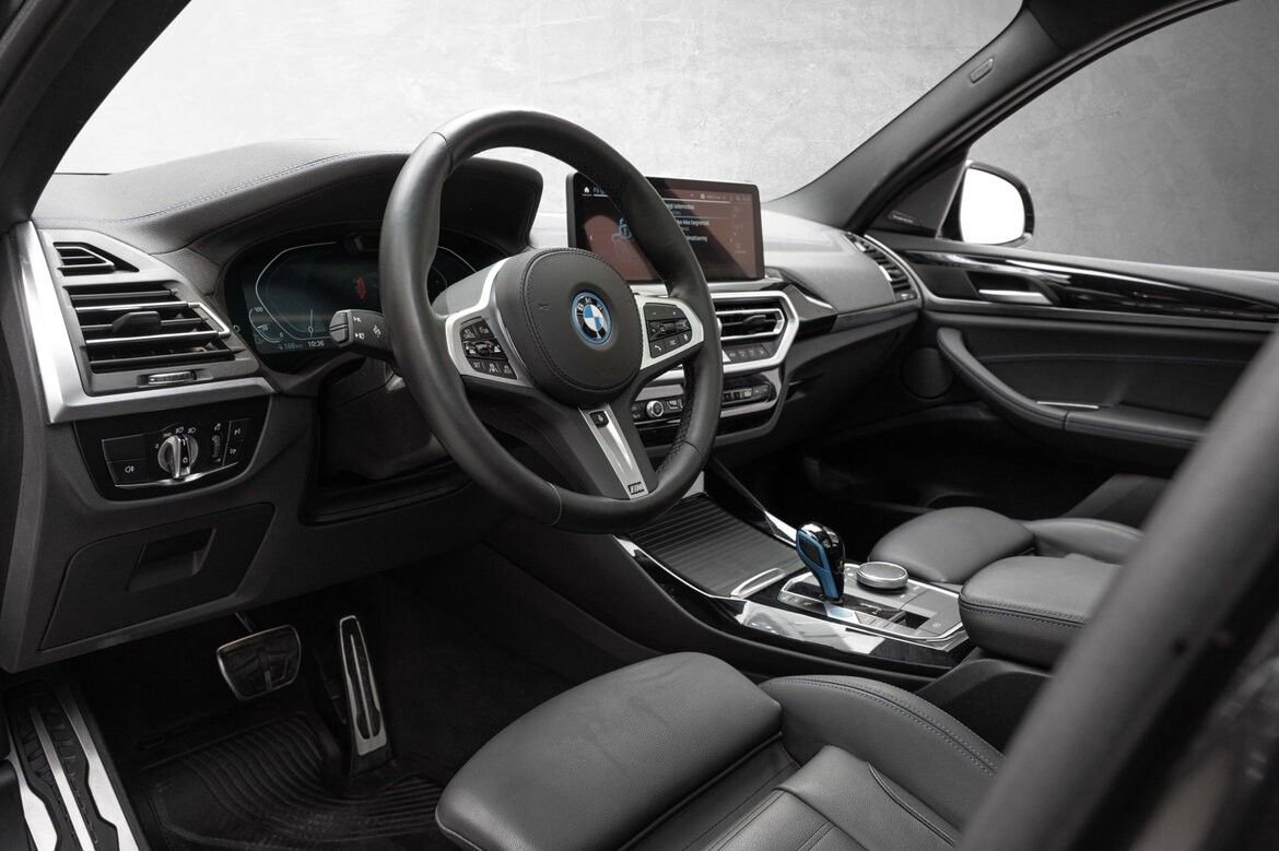 BMW iX3