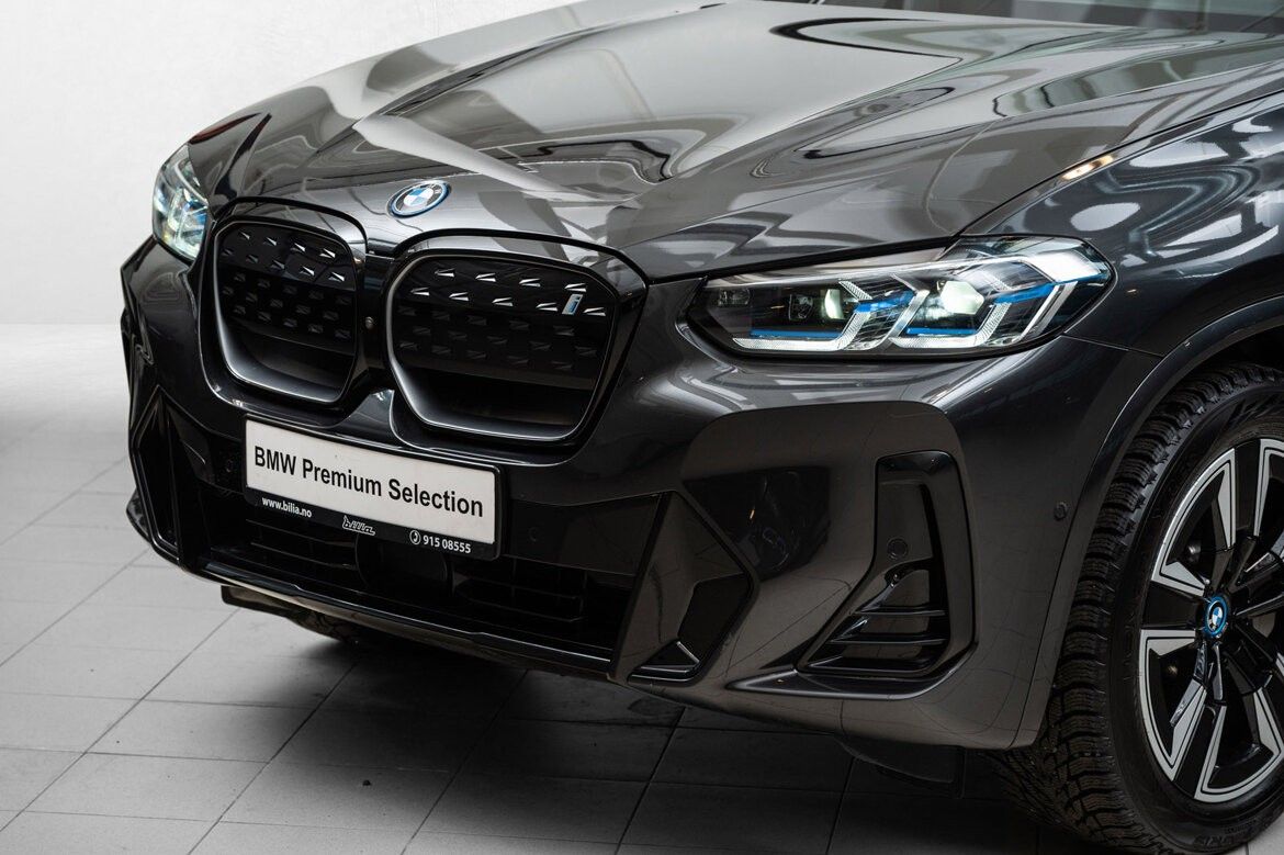 BMW iX3
