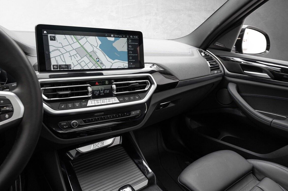 BMW iX3