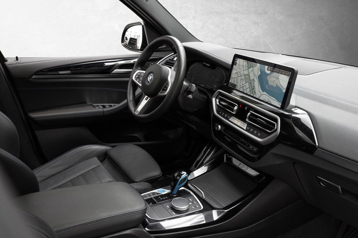 BMW iX3