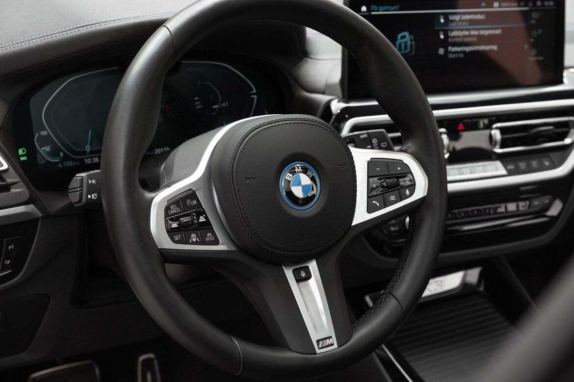 BMW iX3