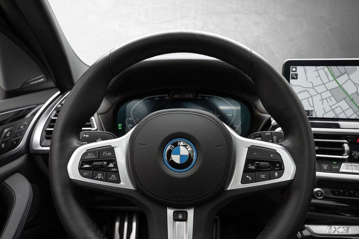 BMW iX3