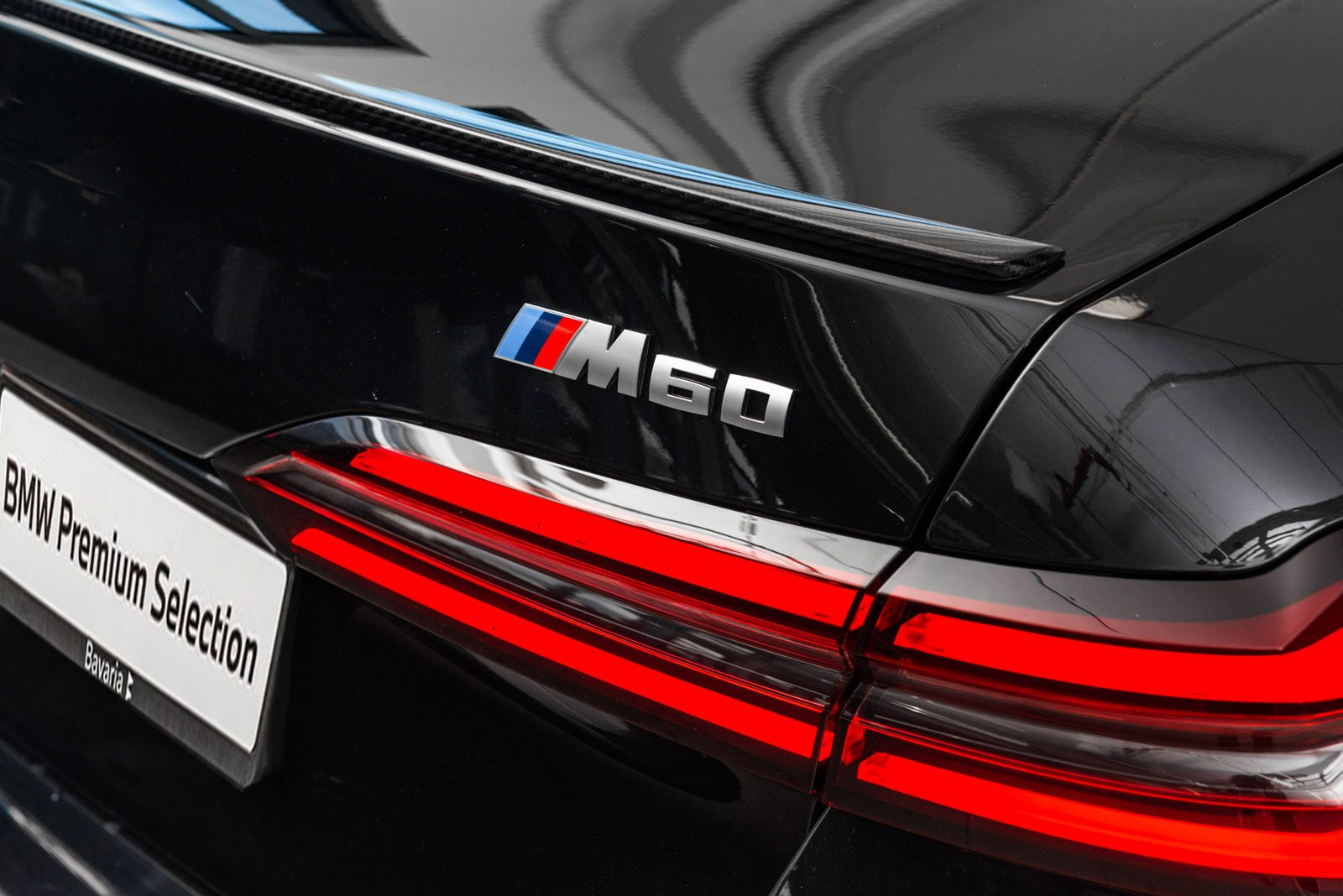 BMW i5 M60