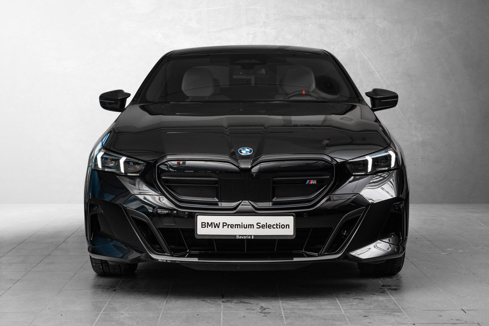 BMW i5 M60