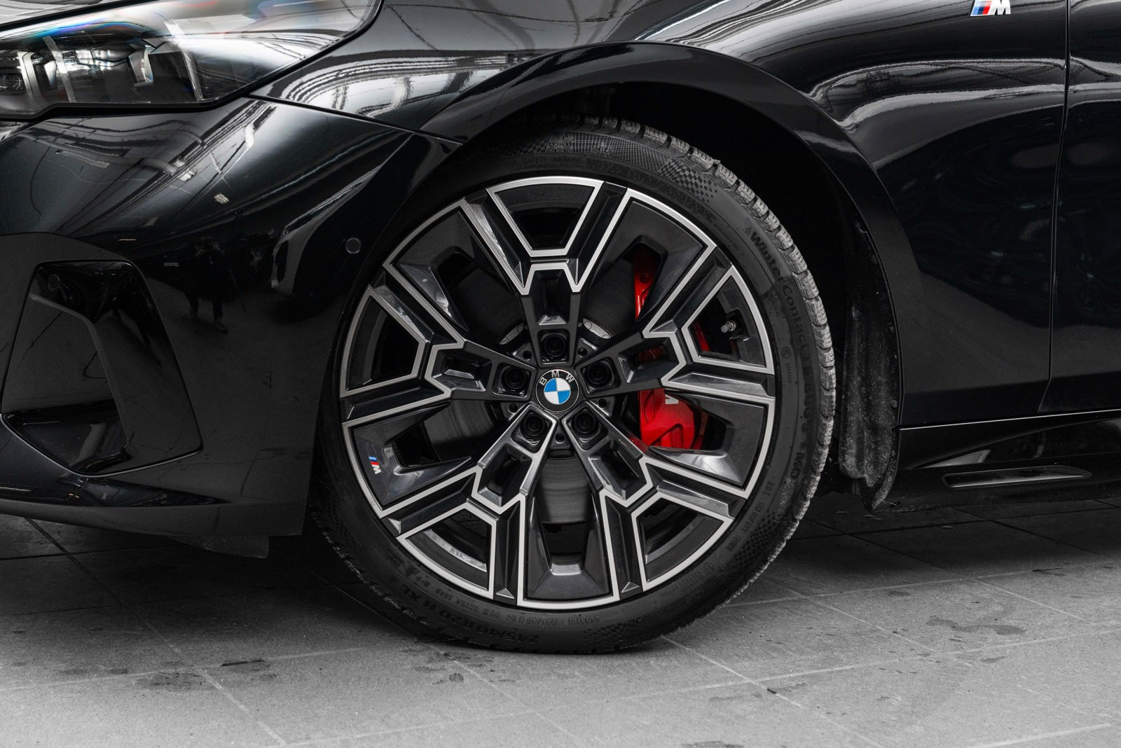 BMW i5 M60