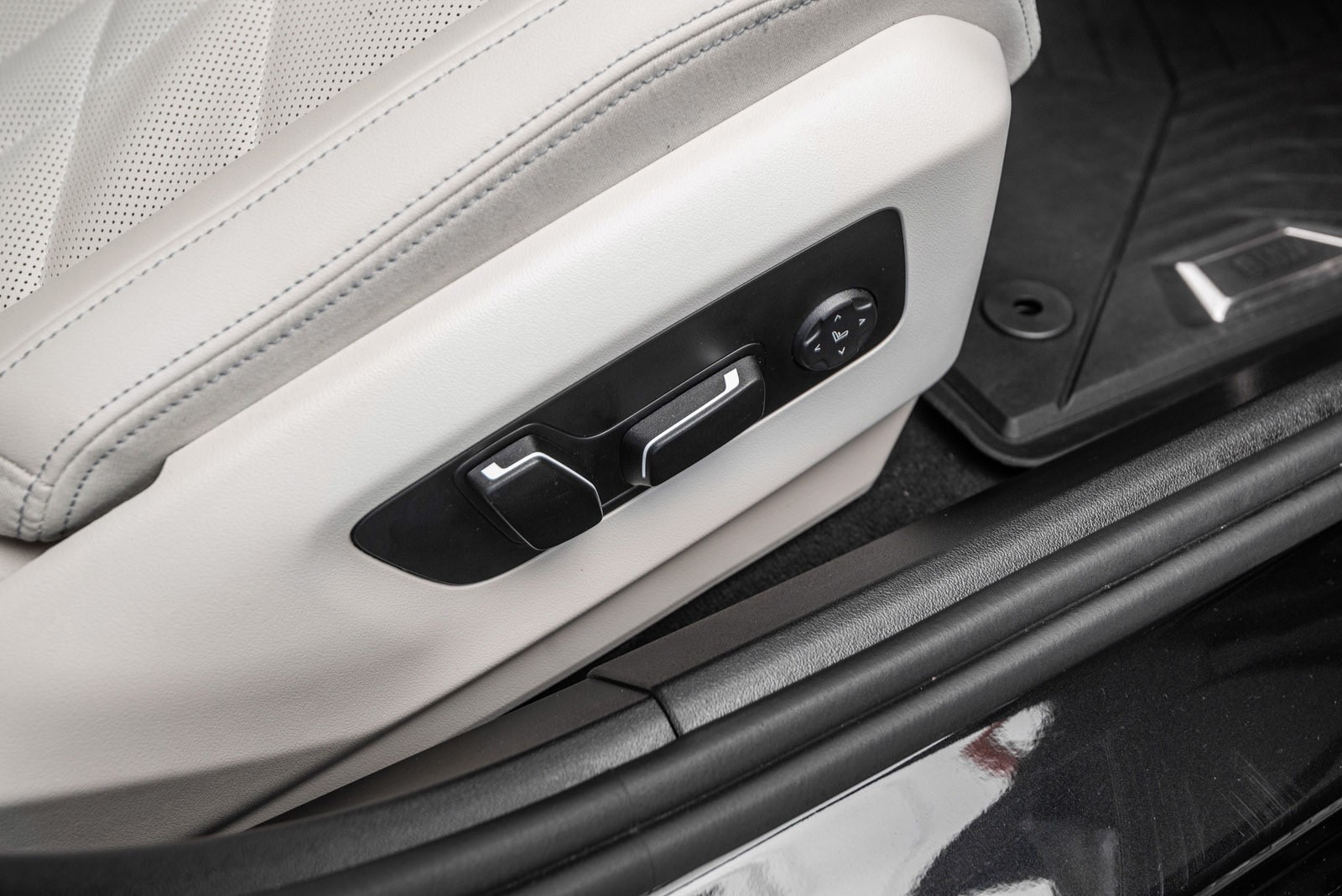 BMW i5 M60