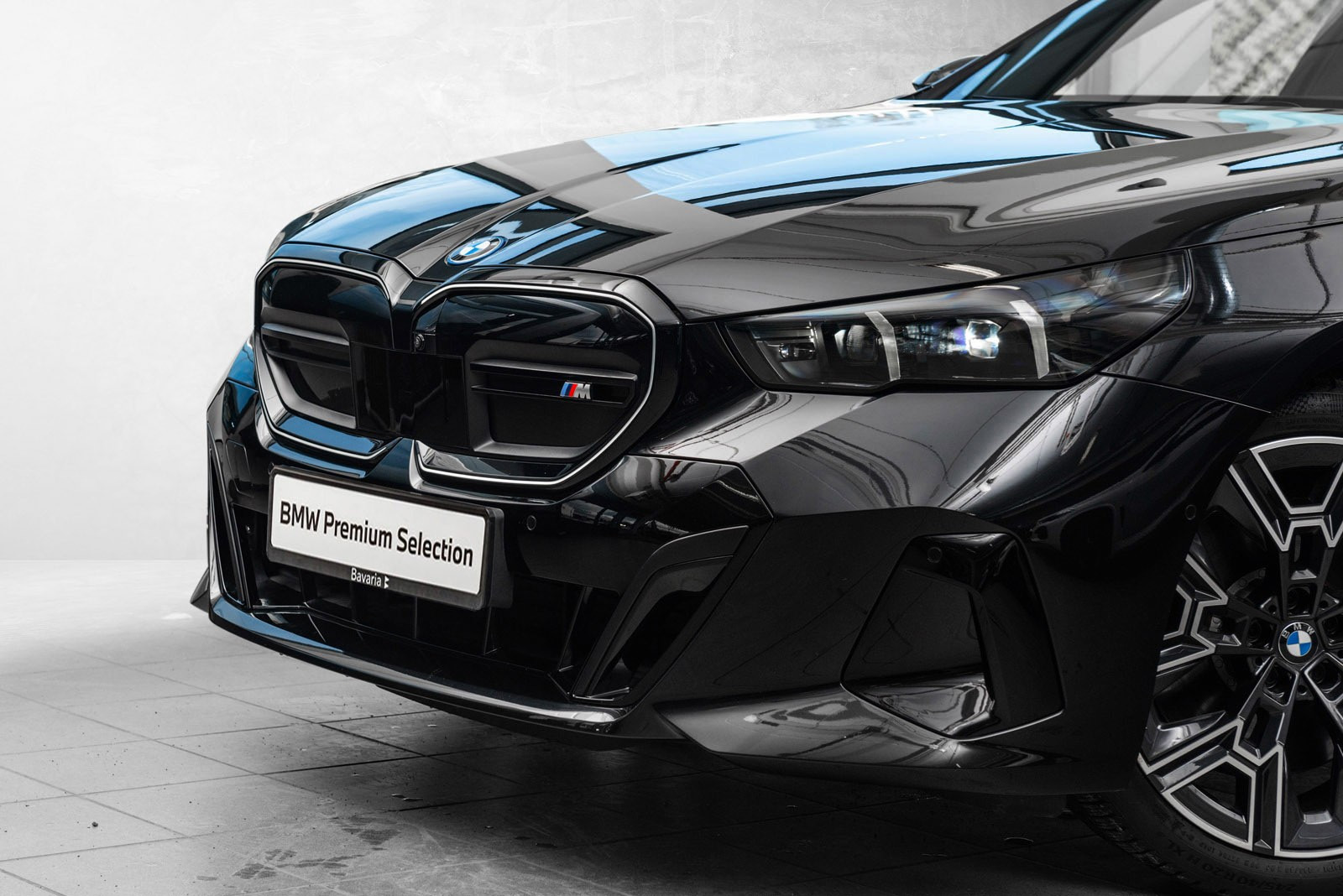 BMW i5 M60