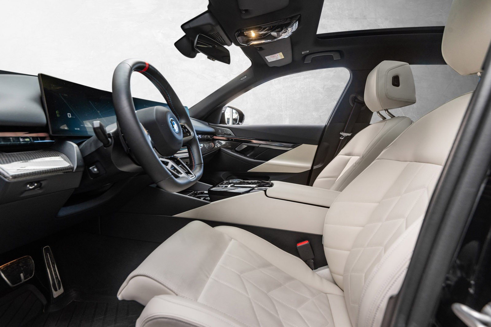 BMW i5 M60