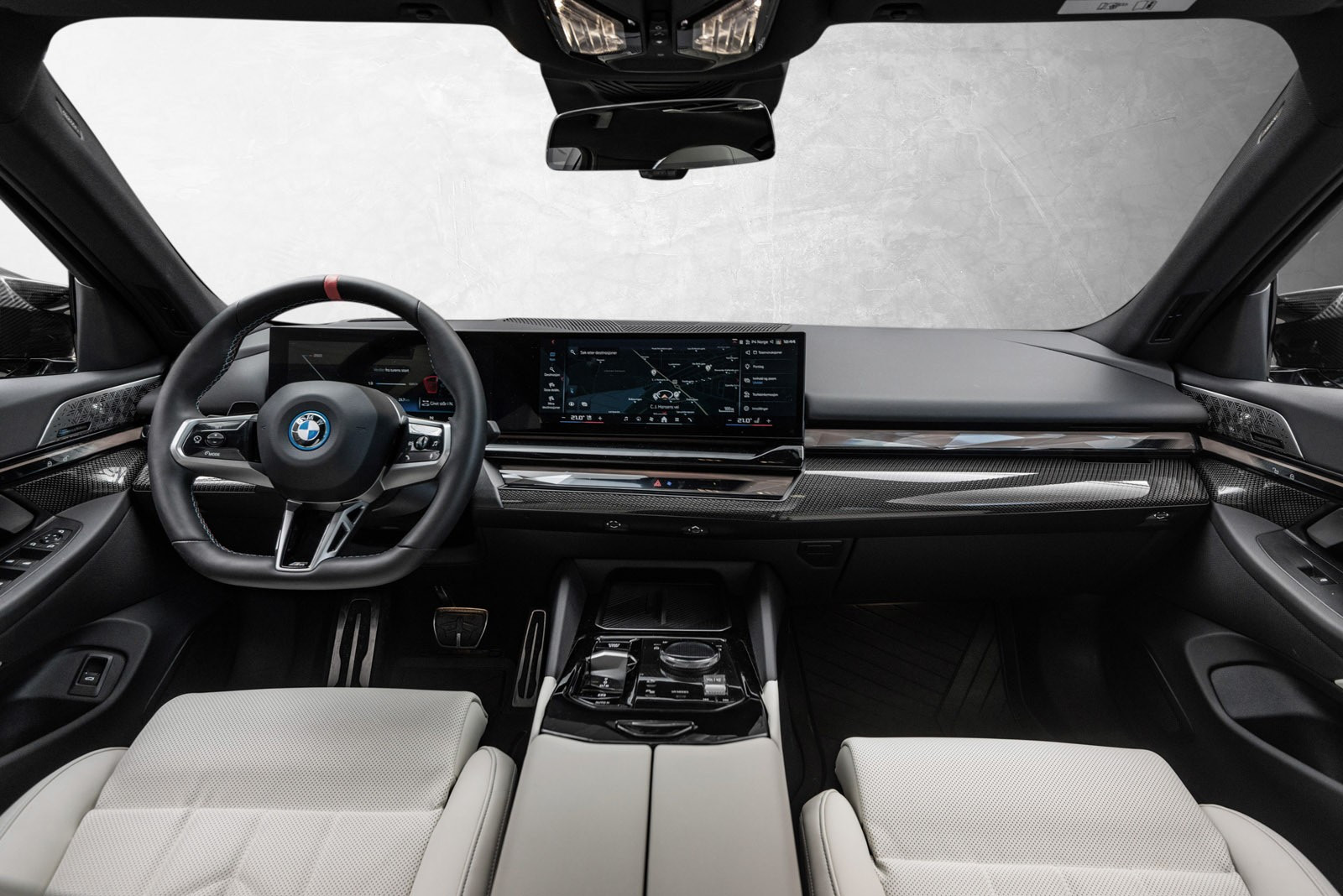 BMW i5 M60