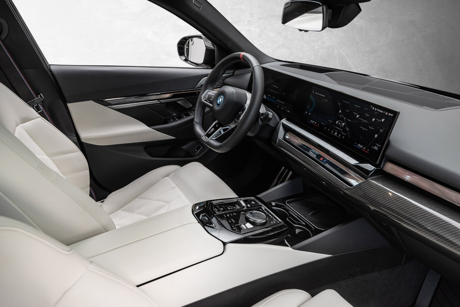 BMW i5 M60