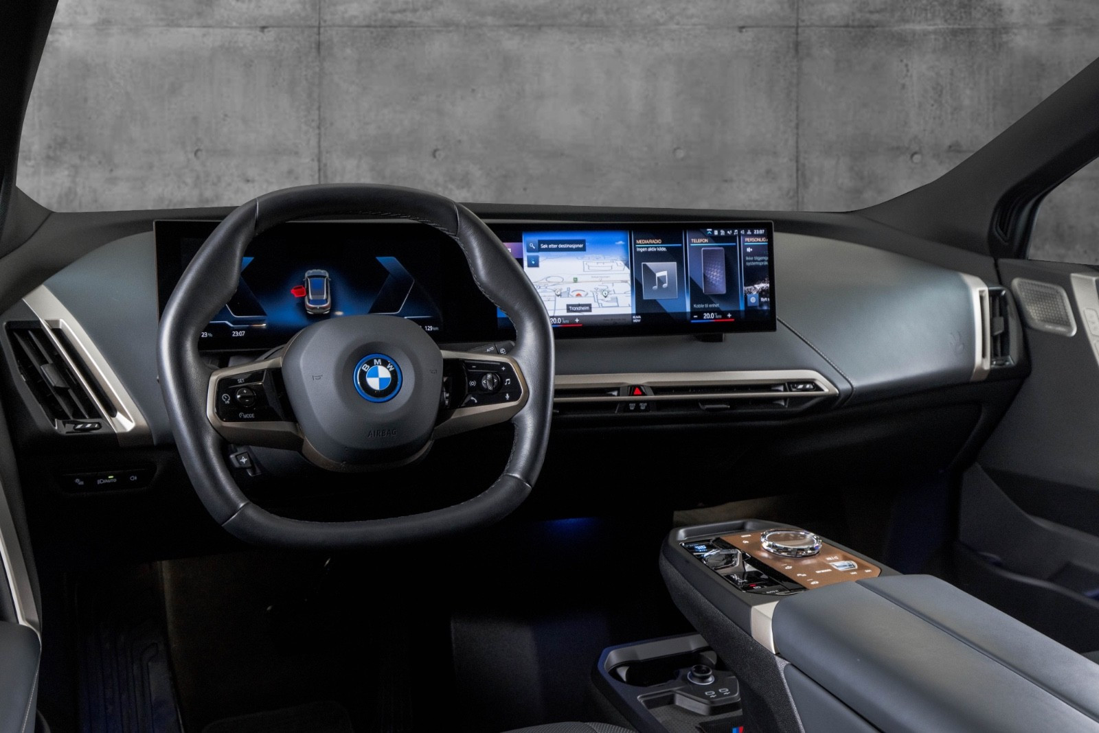 BMW iX M60