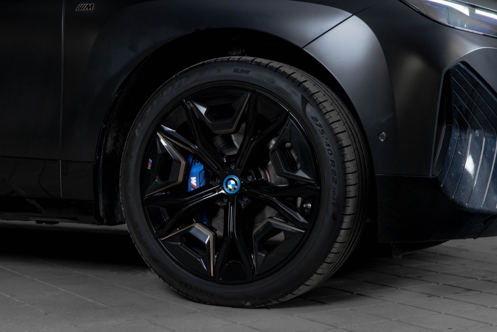 BMW iX M60