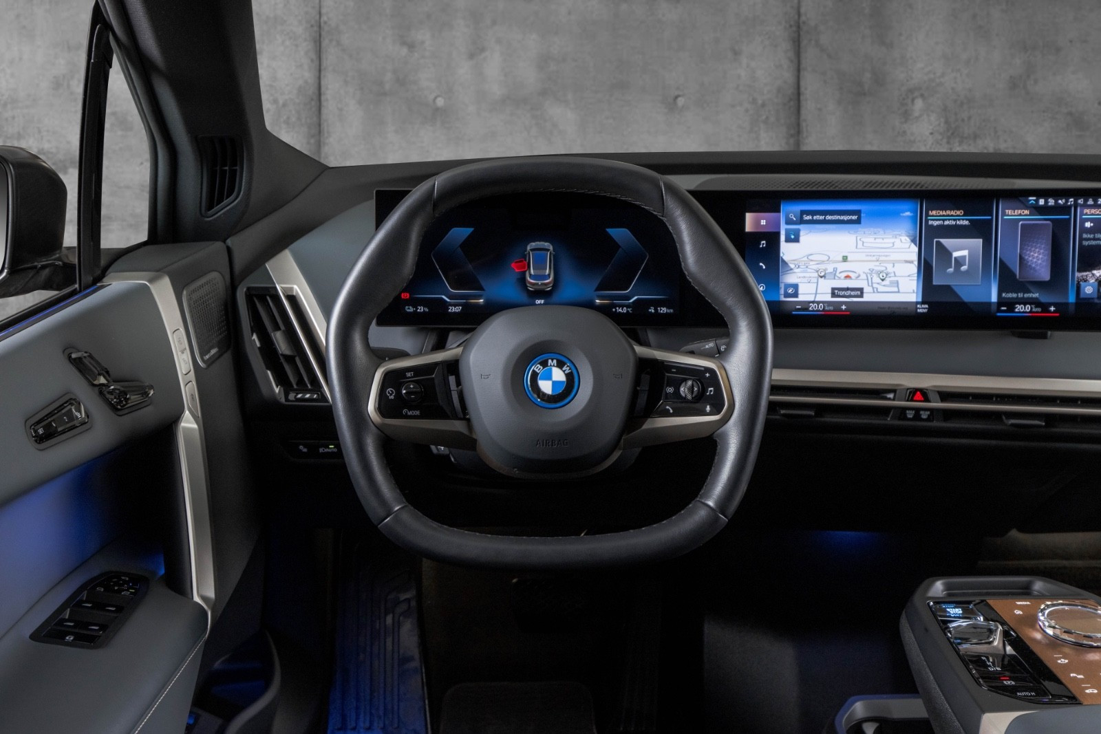 BMW iX M60