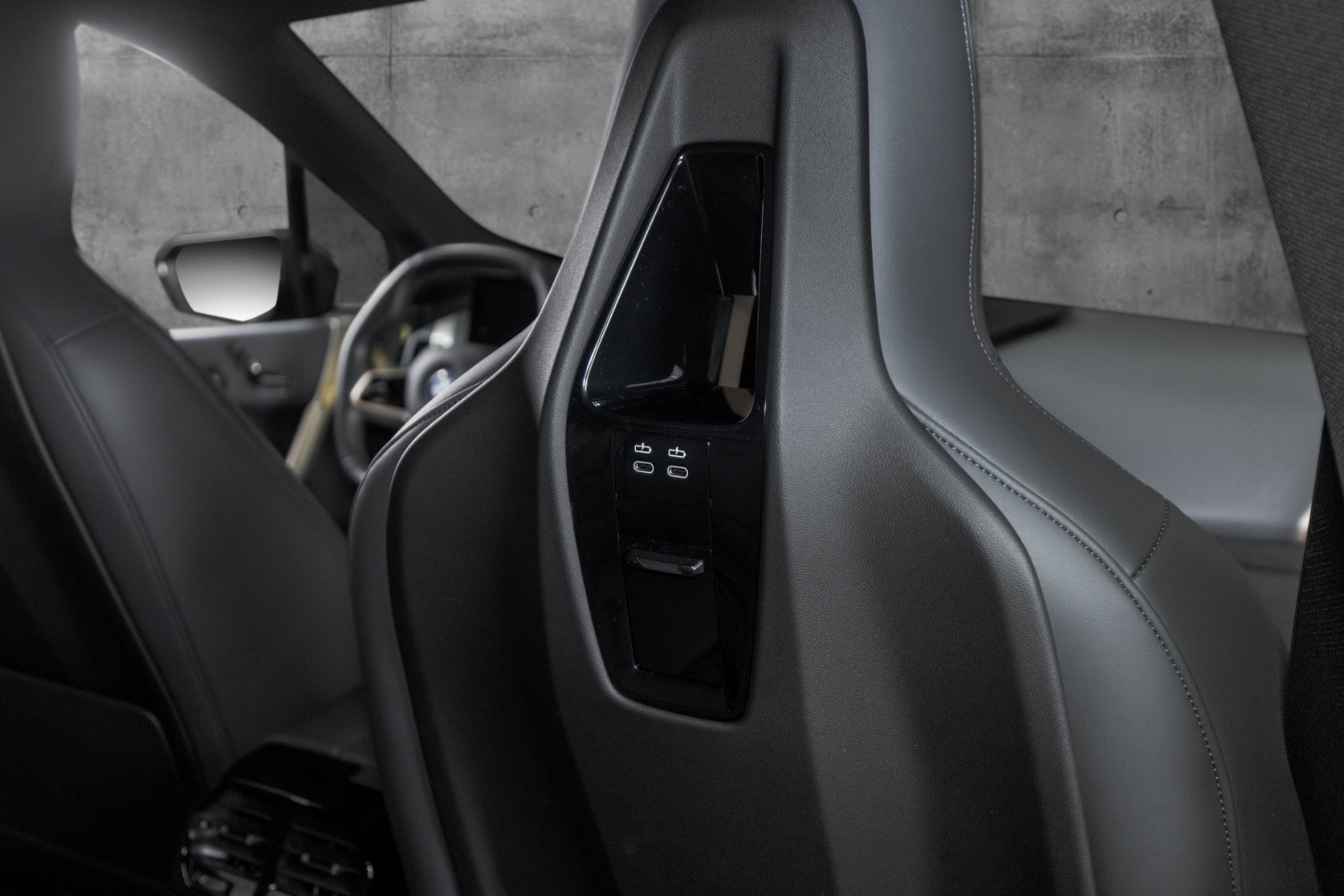 BMW iX M60
