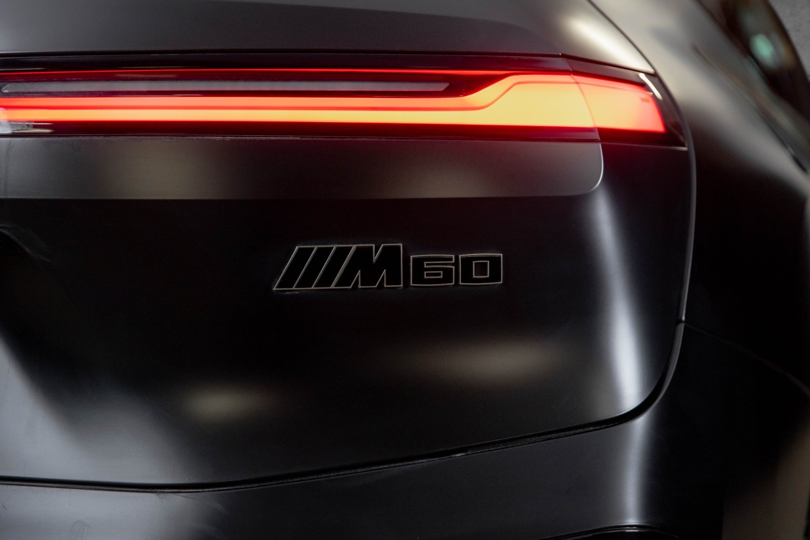 BMW iX M60