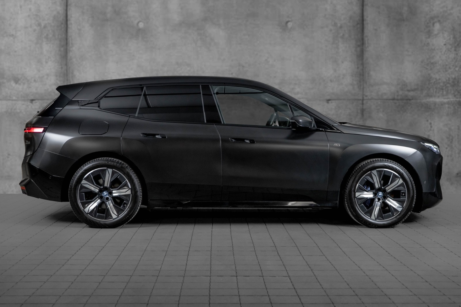 BMW iX M60