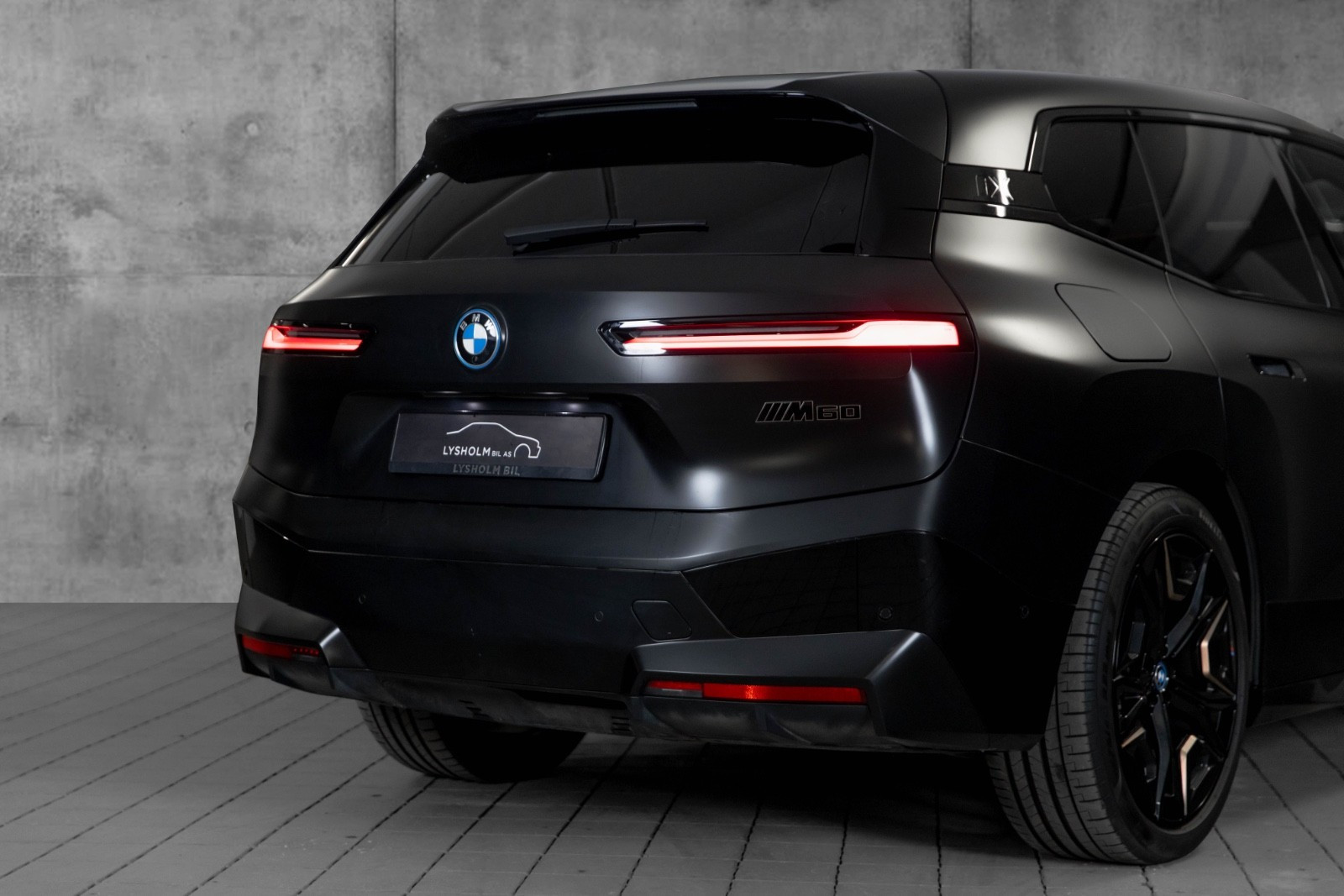 BMW iX M60