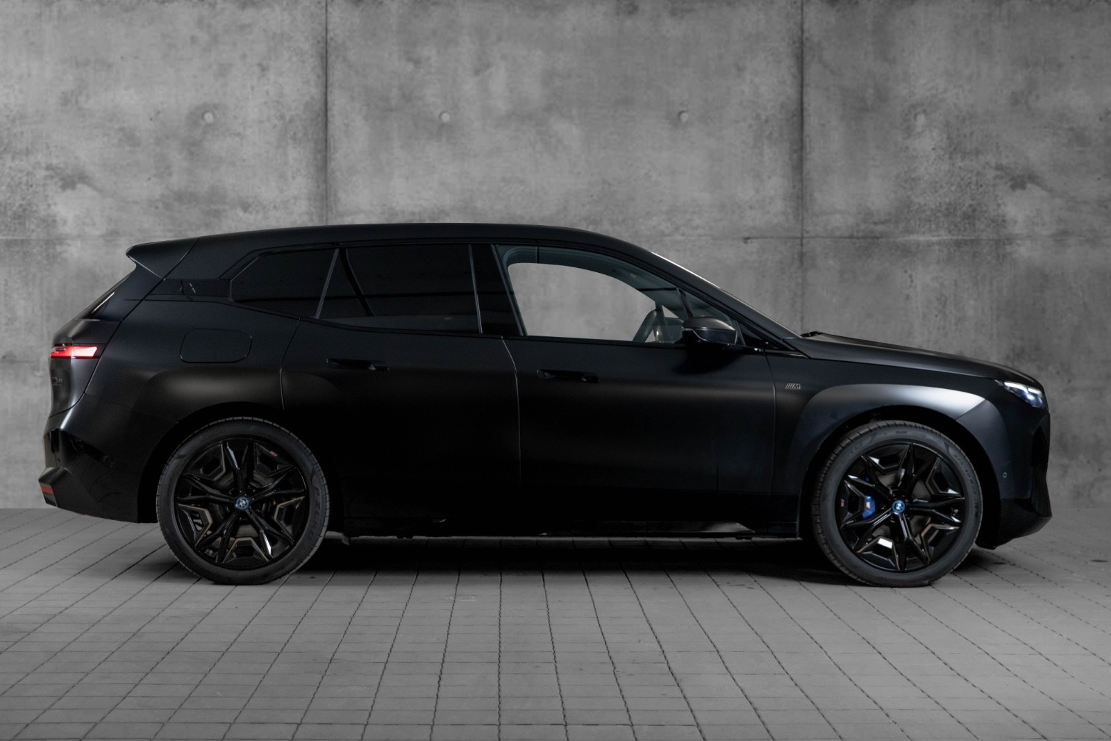 BMW iX M60