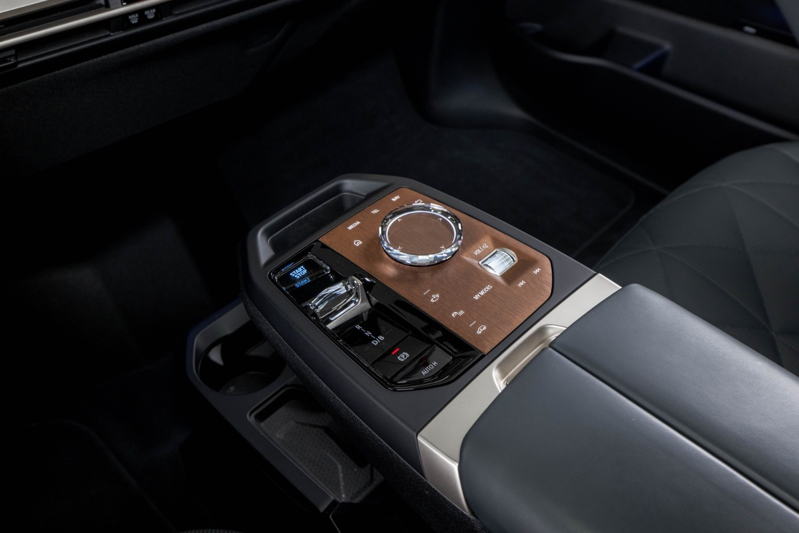 BMW iX M60