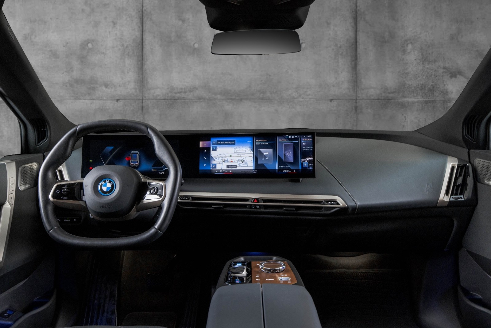 BMW iX M60