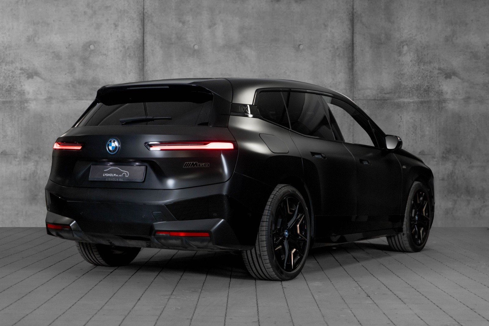 BMW iX M60
