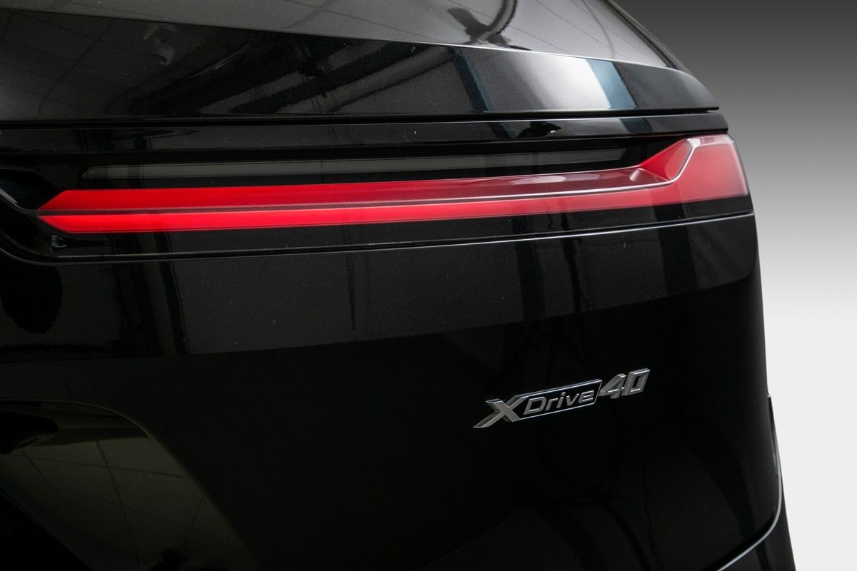 BMW iX xDrive 40