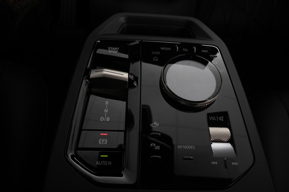 BMW iX xDrive 40