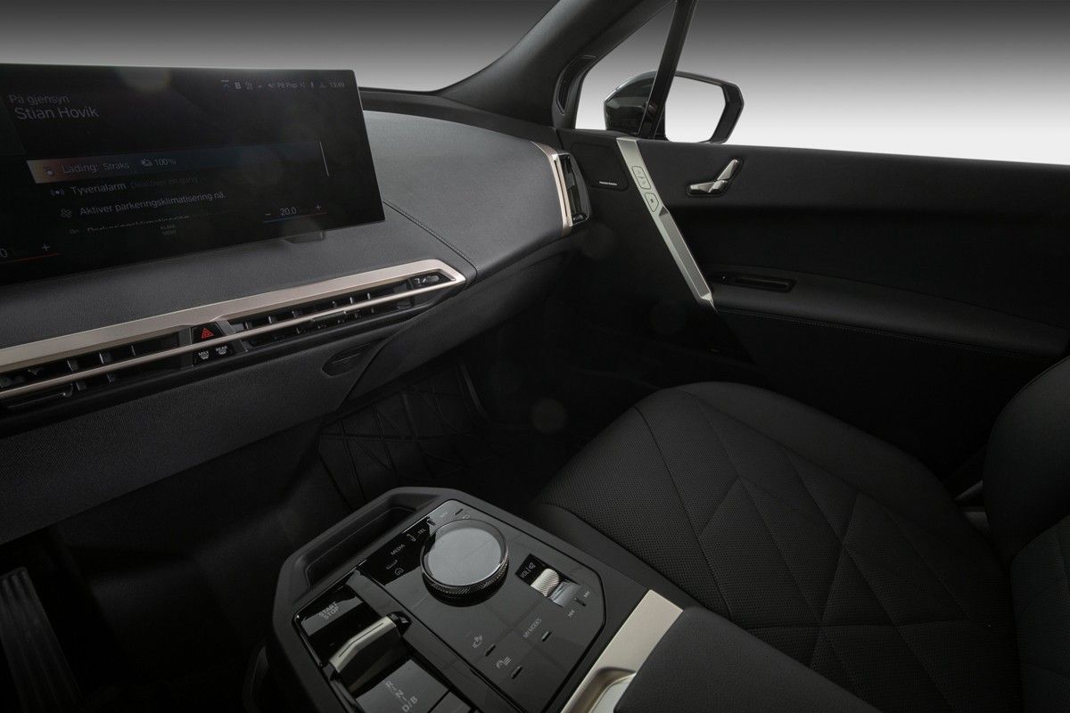 BMW iX xDrive 40