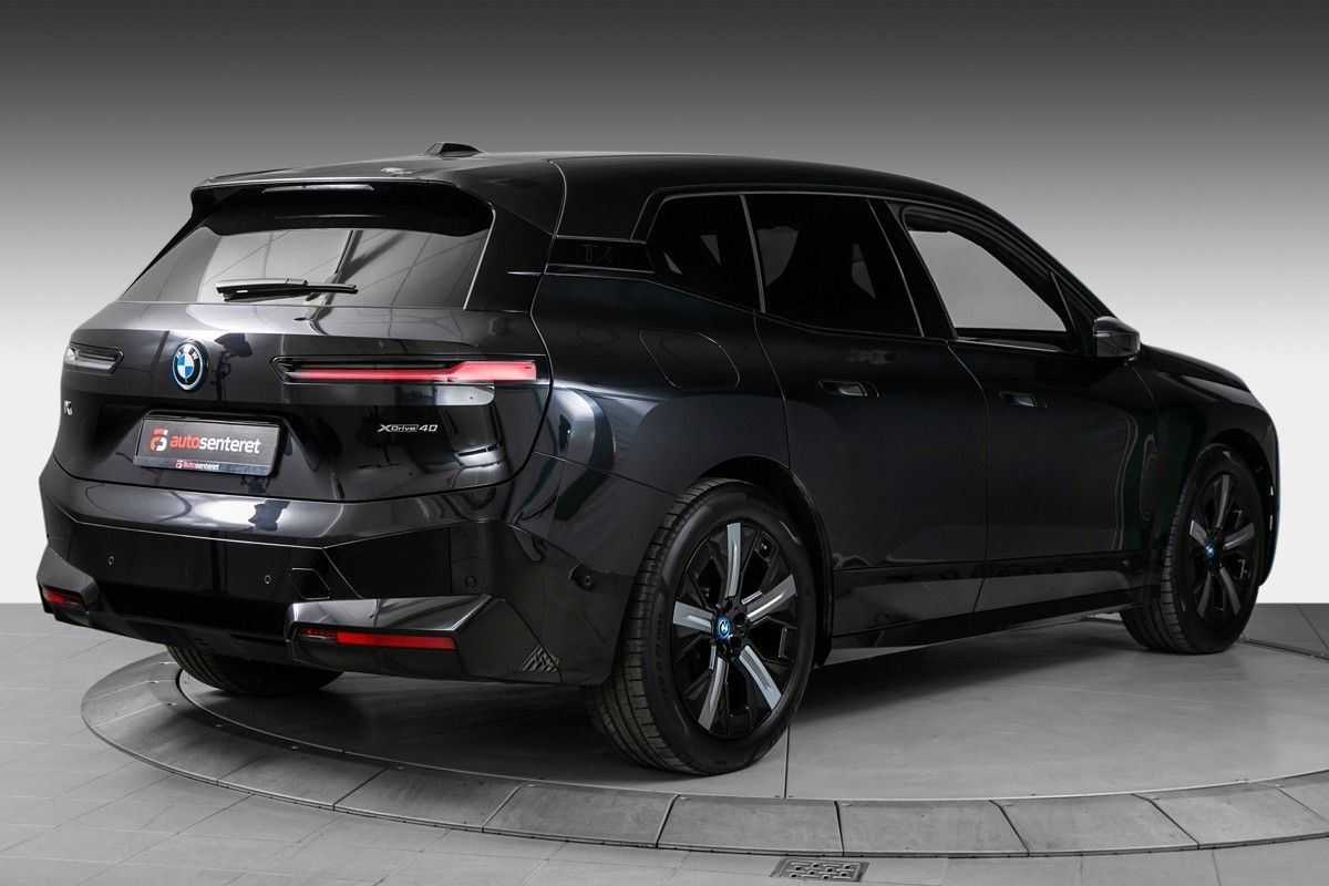 BMW iX xDrive 40