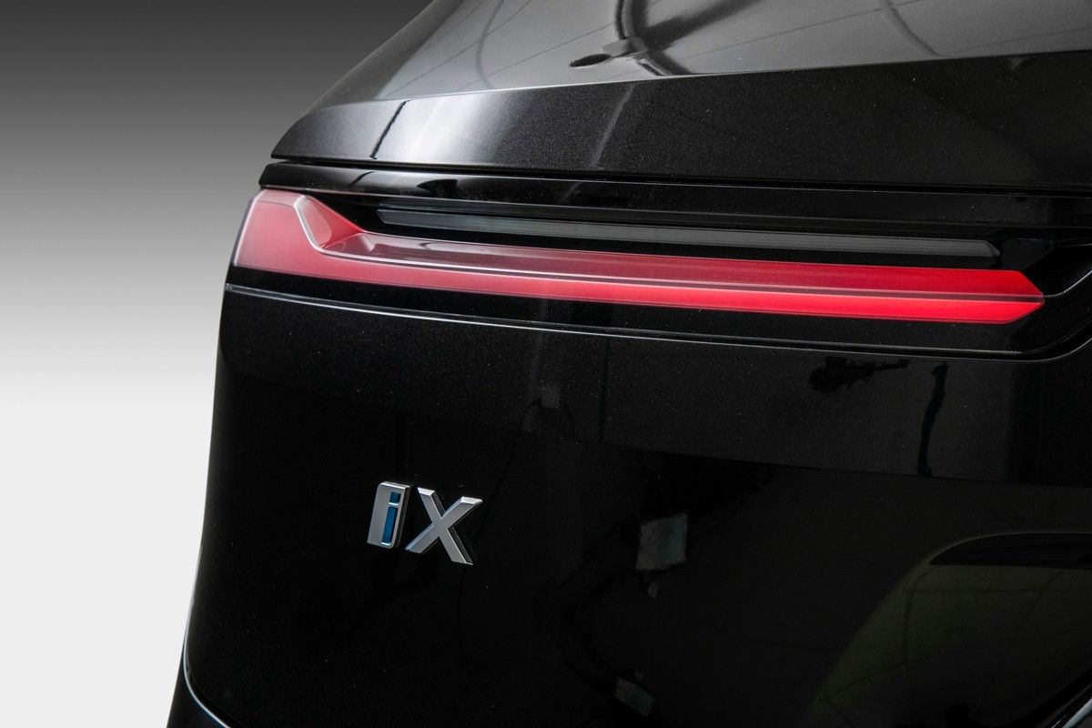 BMW iX xDrive 40