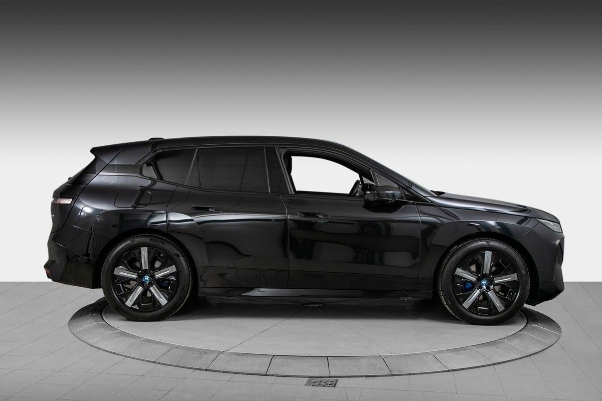 BMW iX xDrive 40
