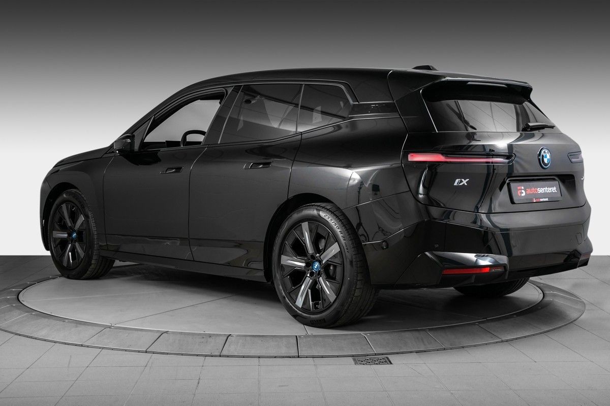BMW iX xDrive 40