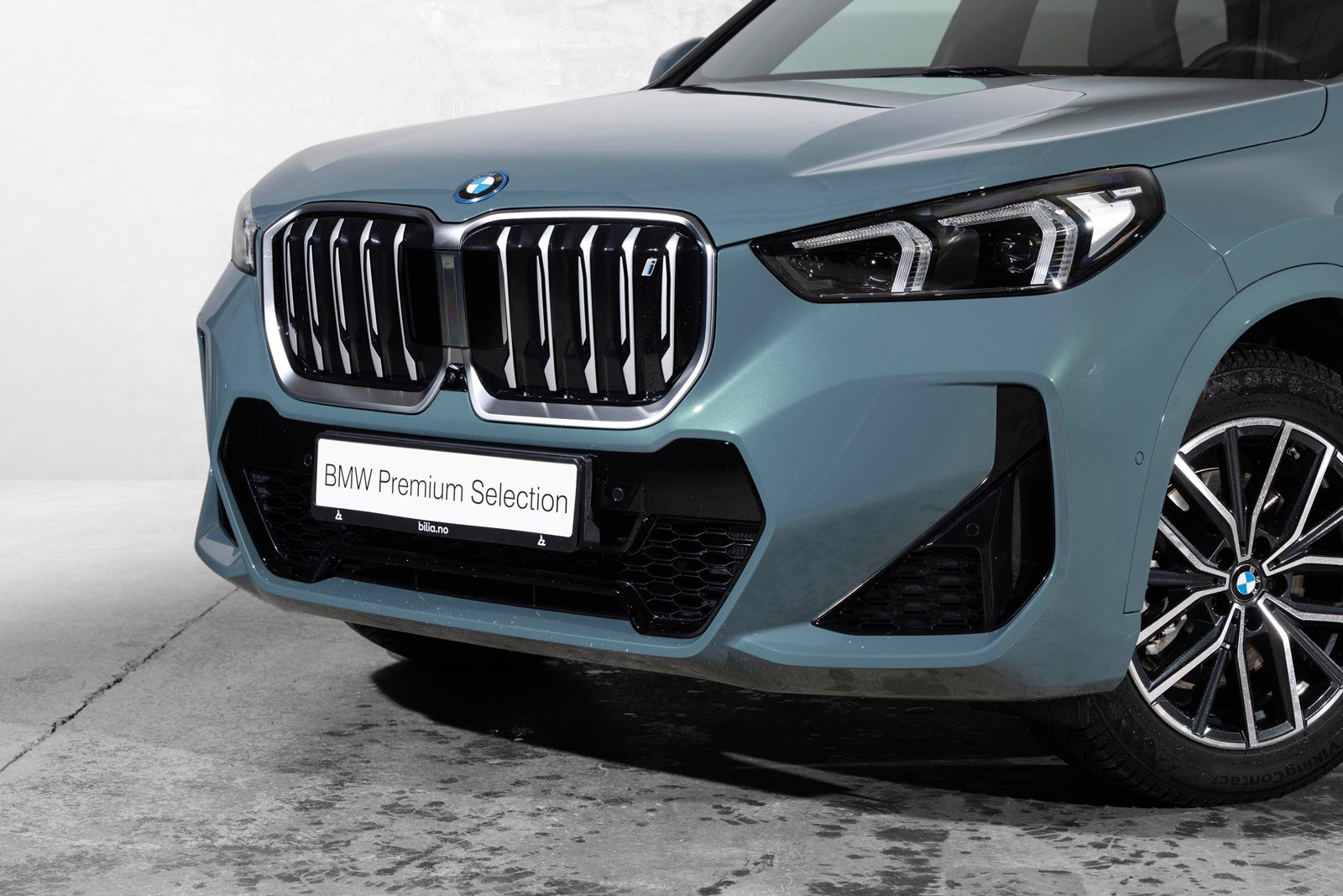 BMW iX1