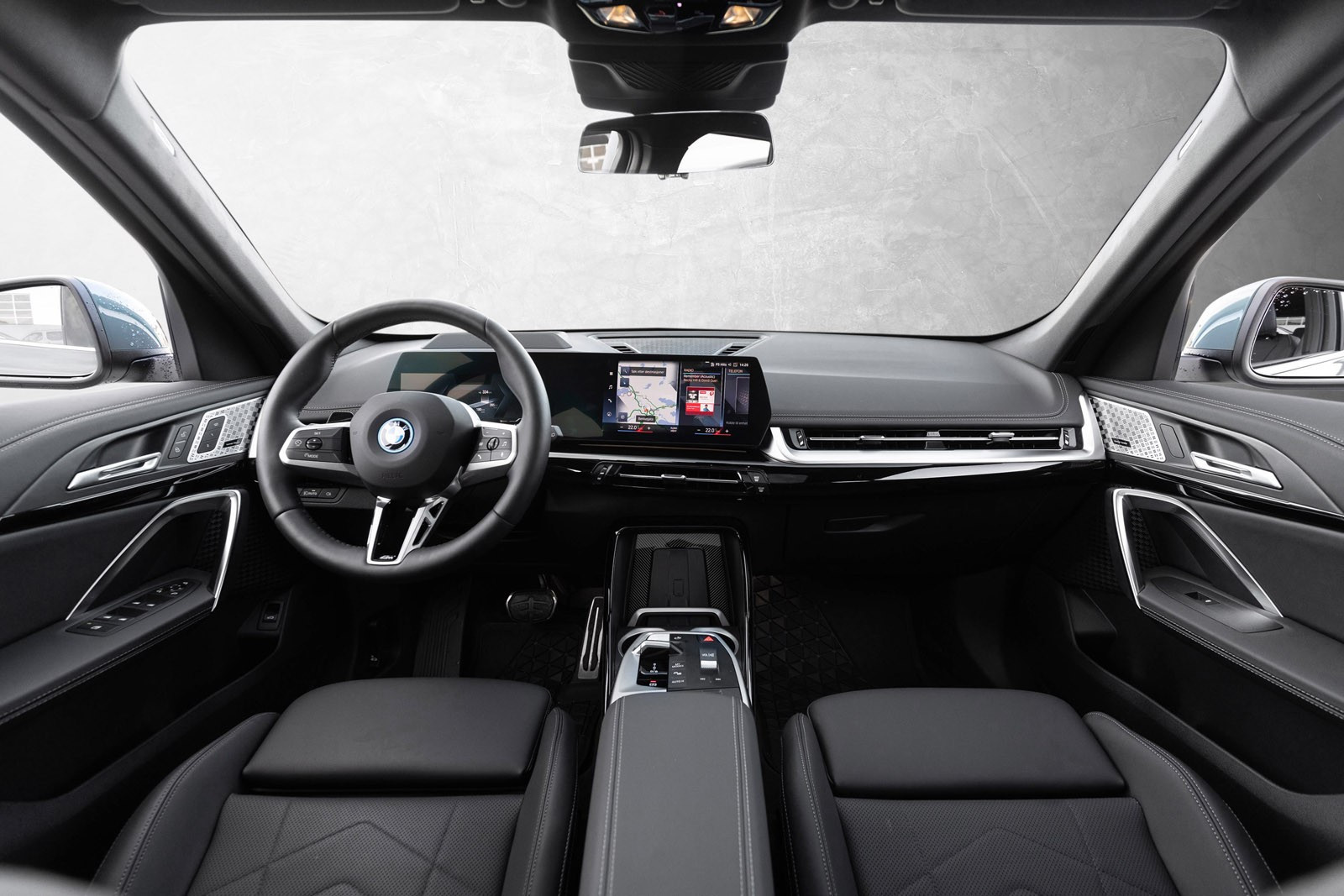 BMW iX1