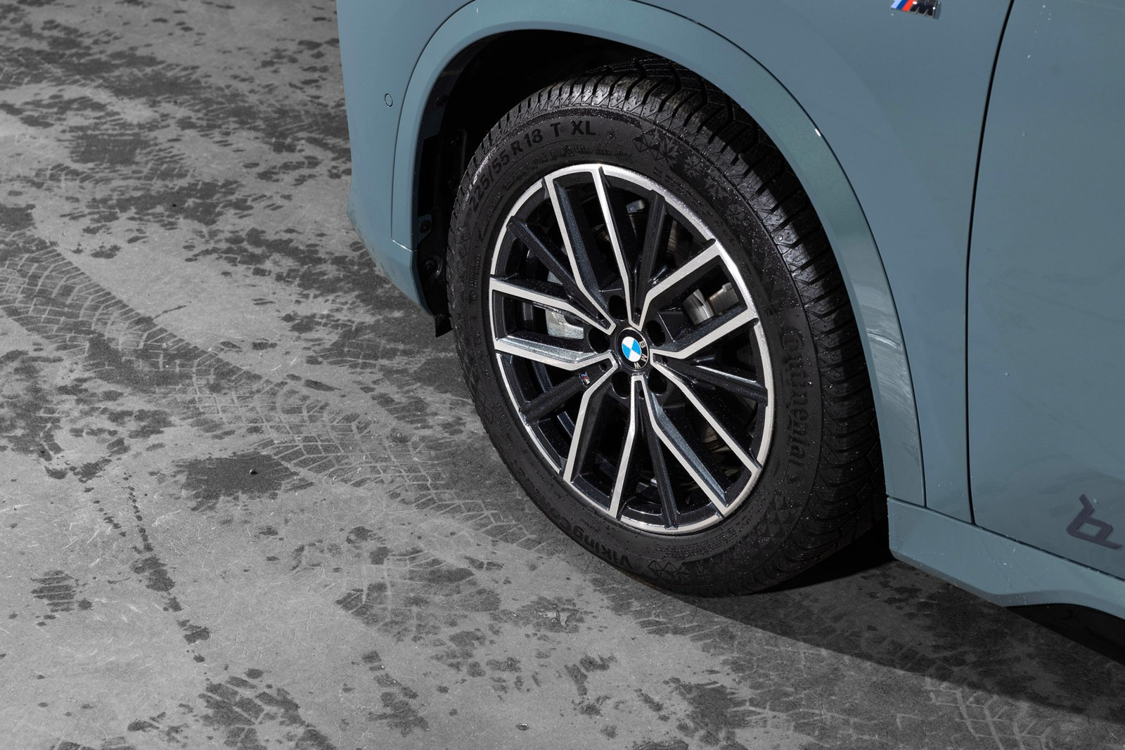 BMW iX1