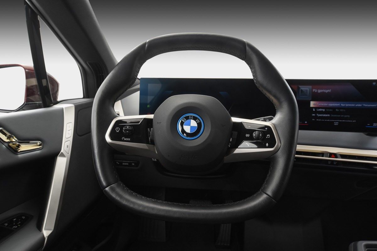 BMW iX xDrive 50